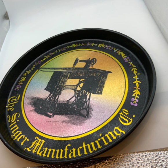 Vintage The Singer Manufacturing Company Bristolware Round 12" Retro Tin - Picture 13 of 15